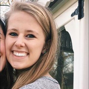 Meet your Posher, Brooke